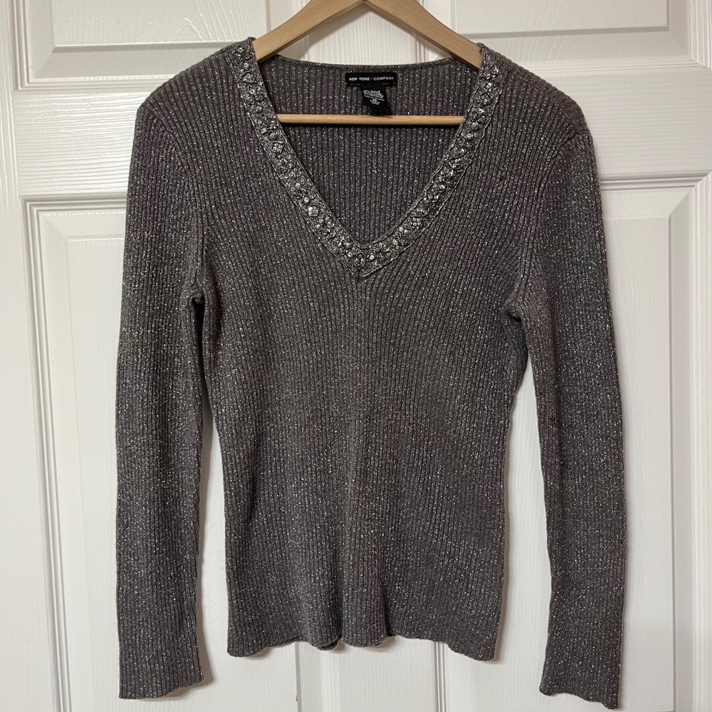 New York Company Womens V Neck Beaded Metallic Knit Sweater‎ Size M